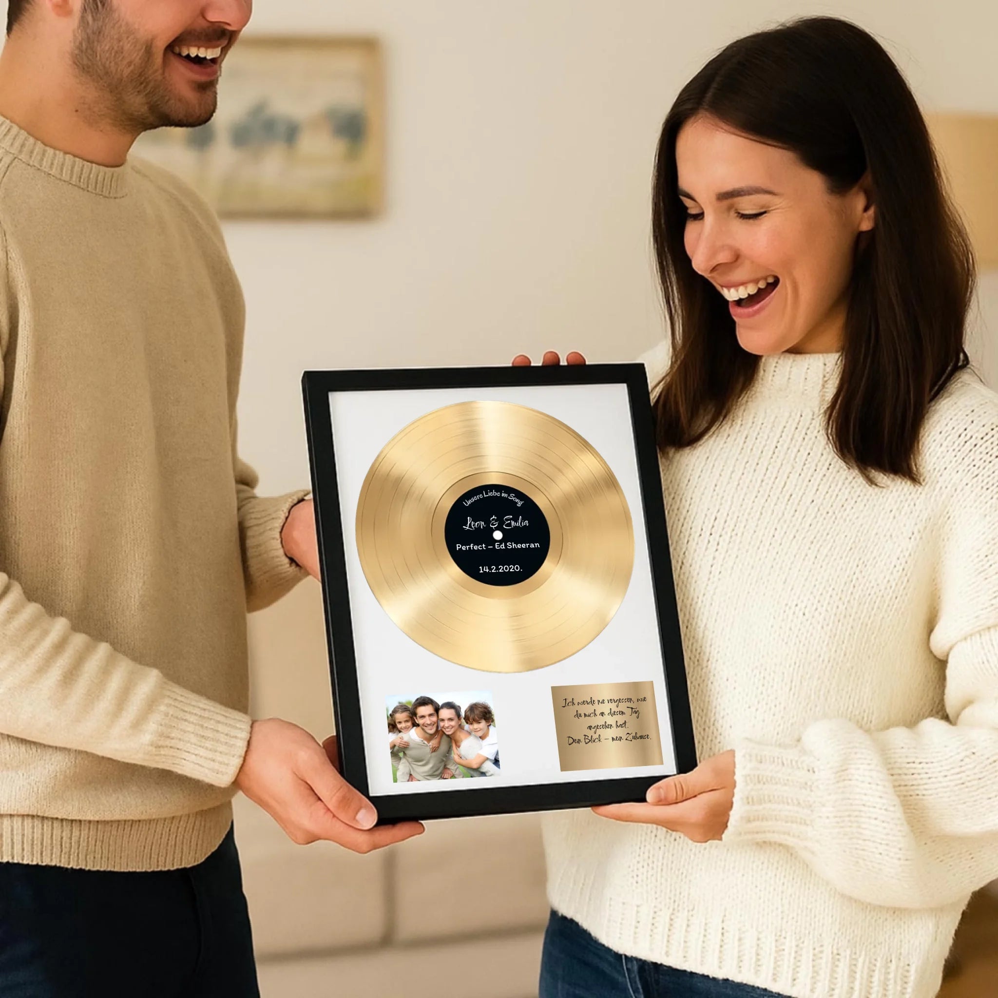 Goldene Musik-Plakette mit eurem Song - Personalisiertes Geschenk mit Namen & Datum
