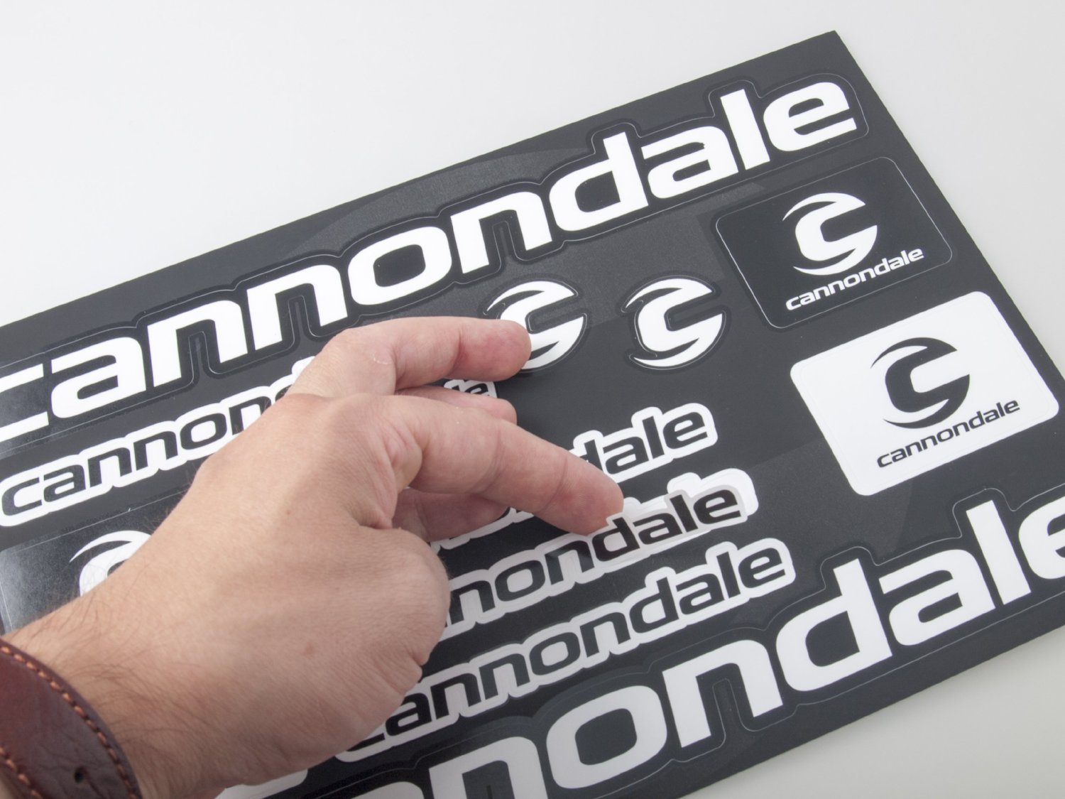 Cannondale selbstklebender Aufkleber für ein Fahrrad - schwarz & weiß - life-decor.de