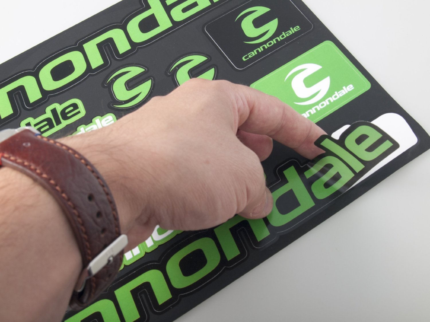 Cannondale selbstklebender Aufkleber für ein Fahrrad - schwarz & grün - life-decor.de