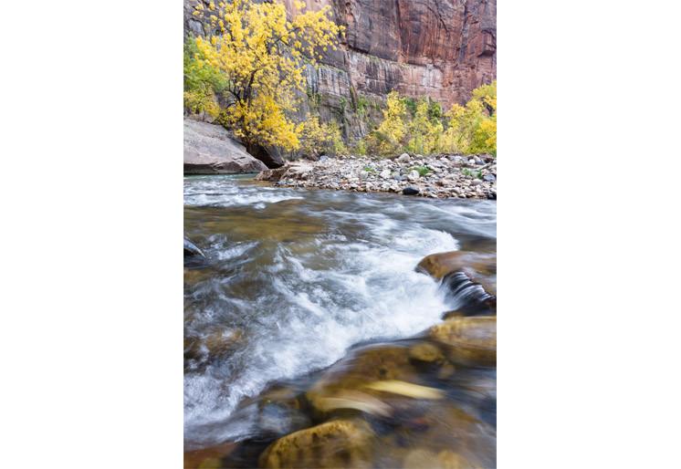 PVC Fototapete Autumn On The Virgin River– ECO Wandbild Selbstklebende Tapete – 3D Vinyl Wandsticker XXL SW294 - life-decor.de