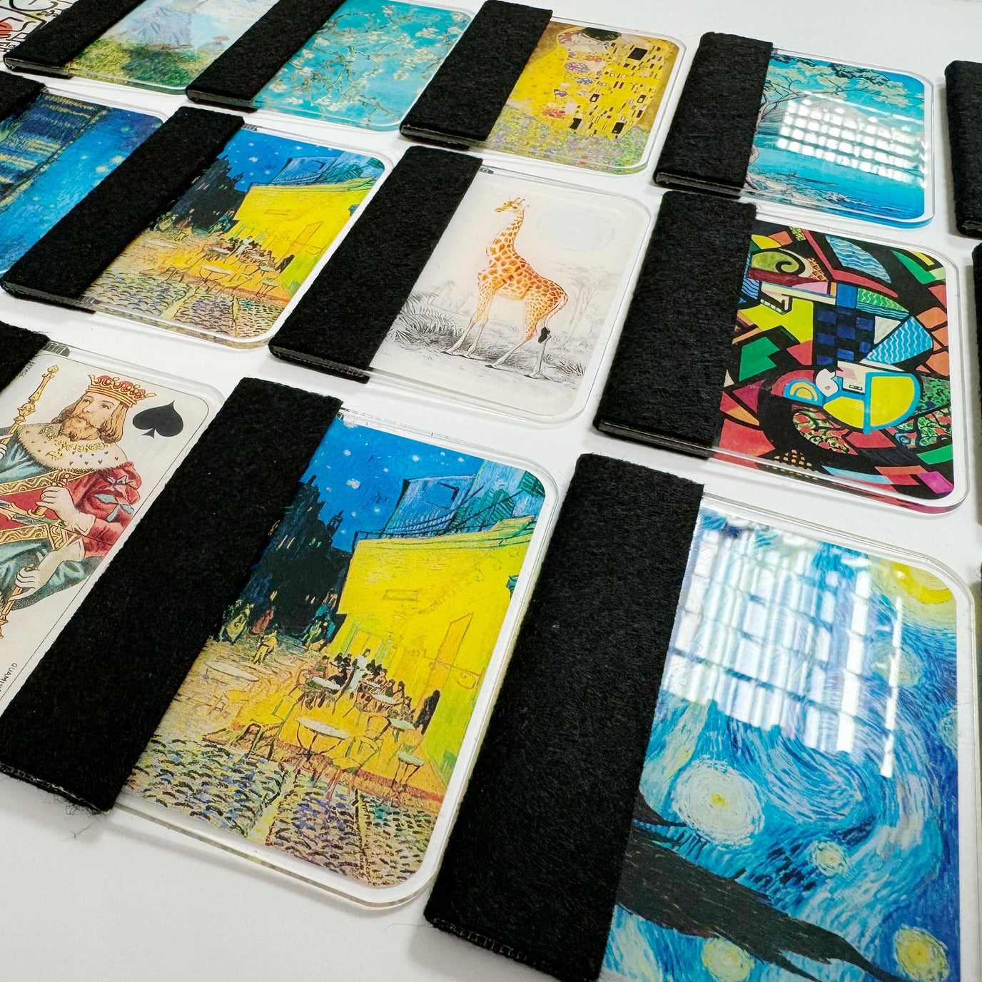 Manueller Applikator zum Anbringen von Folien aller Art, Tapeten- und Folienmontagegerät.