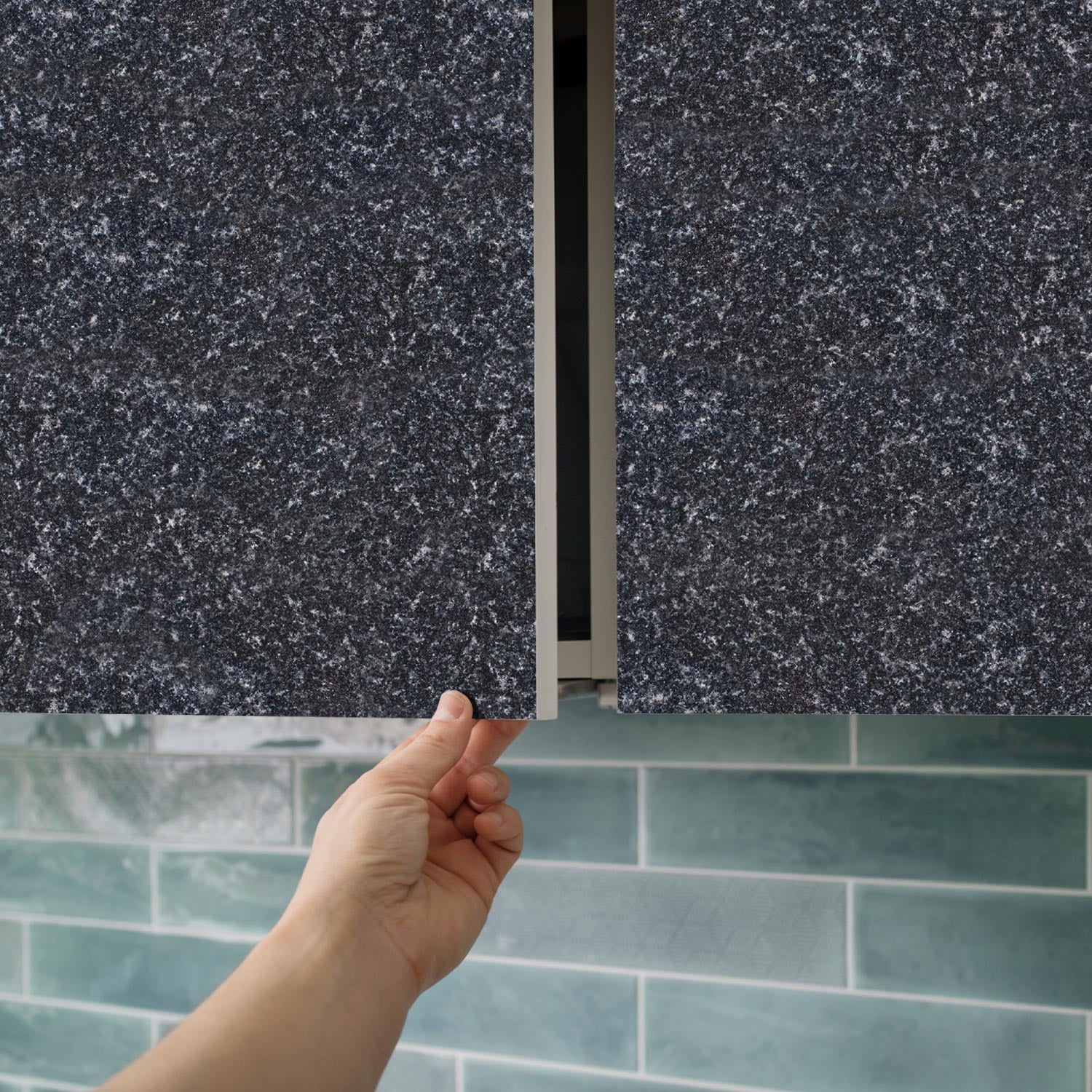 Folien für möbel bekleben, selbstklebend - Wasserdichte Klebefolie für Möbel, Schrank, Tisch, Tür - UV-beständig & robust- Granit schwarz PAT029