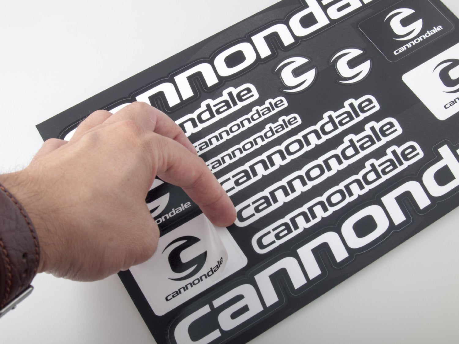 Cannondale selbstklebender Aufkleber für ein Fahrrad - schwarz & weiß - life-decor.de