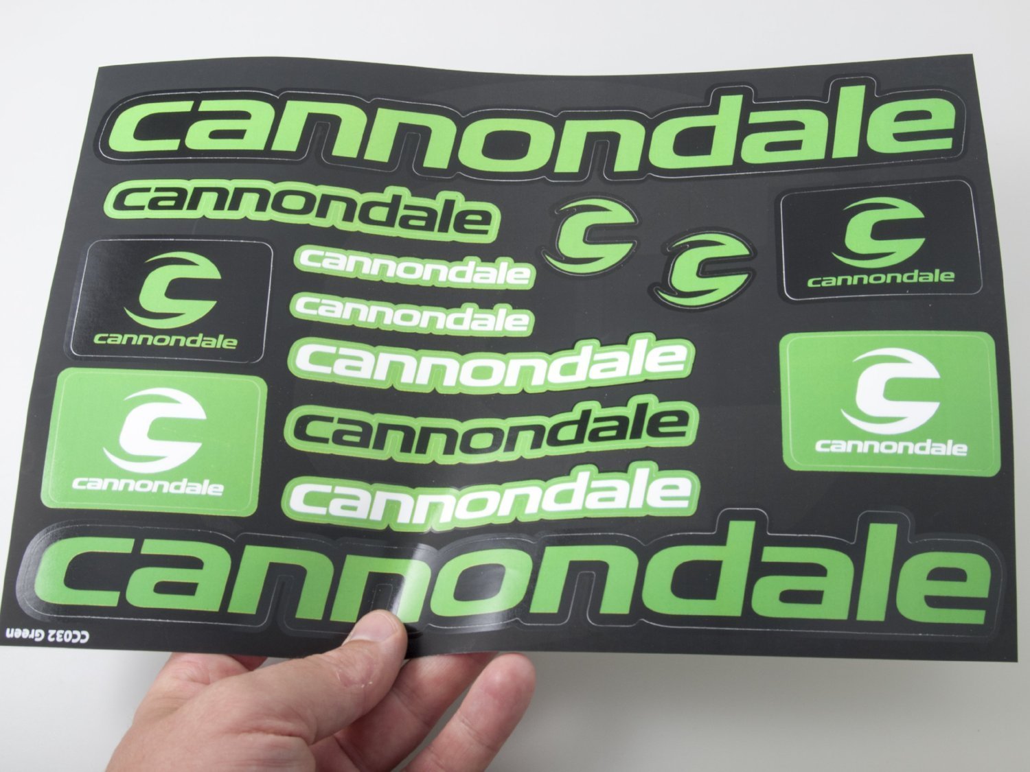 Cannondale selbstklebender Aufkleber für ein Fahrrad - schwarz & grün - life-decor.de
