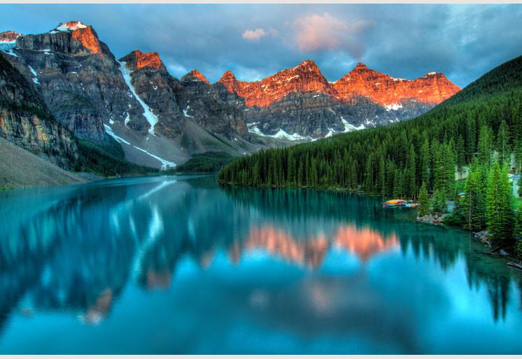 PVC Fototapete Moraine Lake Sunrise – ECO Wandbild Selbstklebende Tapete – 3D Vinyl Wandsticker XXL  SW086 - life-decor.de